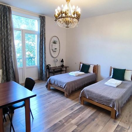 Piano Foyer Apartments At City Center Тбилиси Экстерьер фото